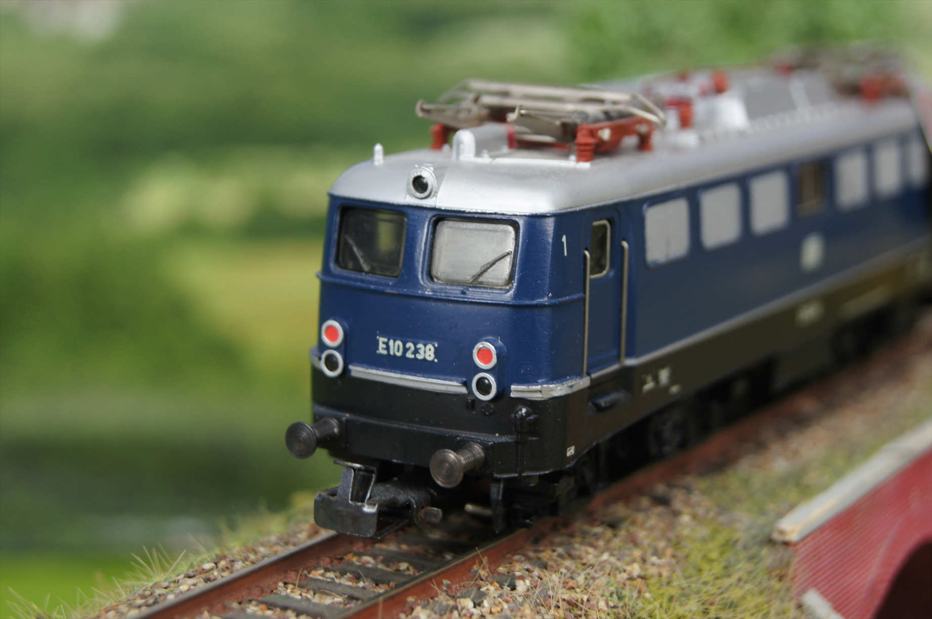 Märklin H0 DIGITAL Umbau 3039 E Lok BR E 10 238 der DB Ep III blau eBay