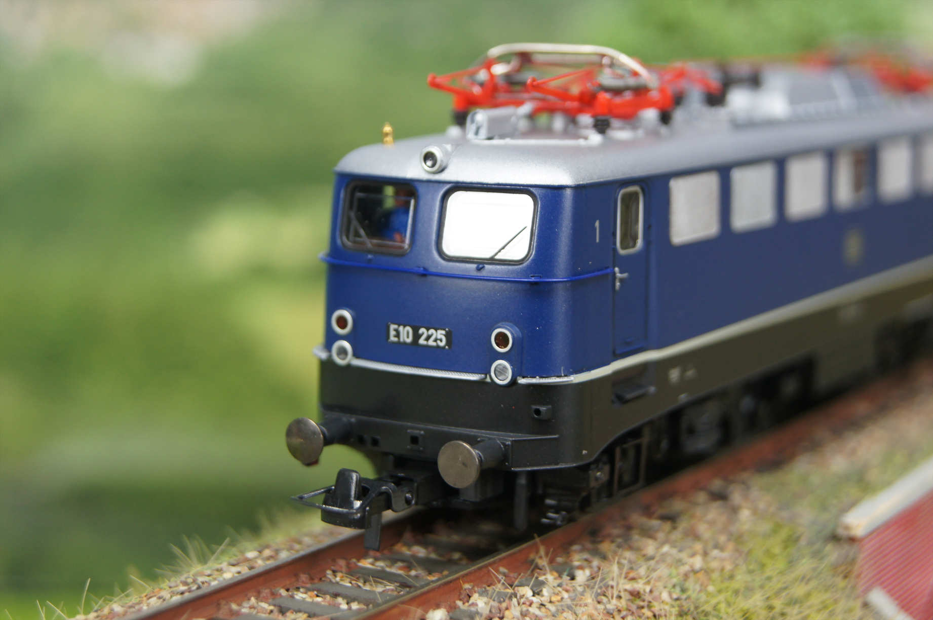 TOP Roco Spur H0 43390 E Lok BR E 10 225 Der DB Ep III Blau Mit 8 Pol